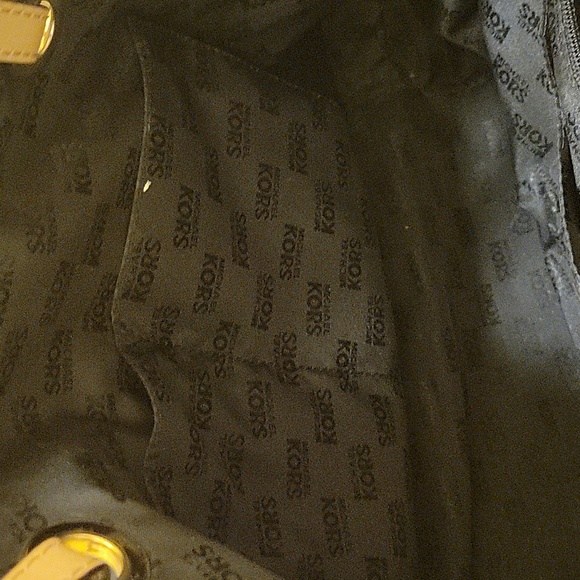 Black specchio leather Michael Kors purse - Picture 3 of 3